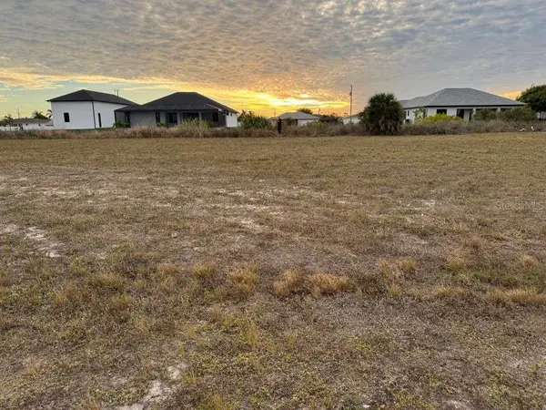 1302 NE 19TH PL, Cape Coral, FL 33909