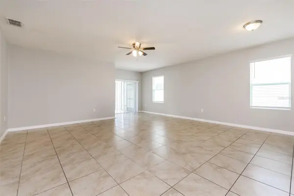 571 AUTUMN STREAM DR, Auburndale, FL 33823