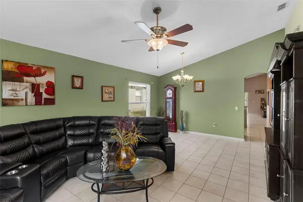 226 JESSAMINE DR, Davenport, FL 33837