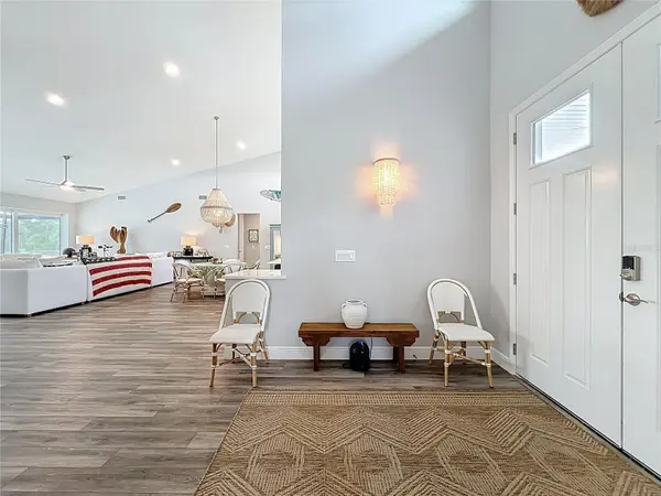 10224 BAY LAKE RD, Groveland, FL 34736