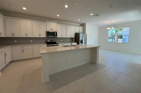 733 FARFIELDS WAY, Deland, FL 32724