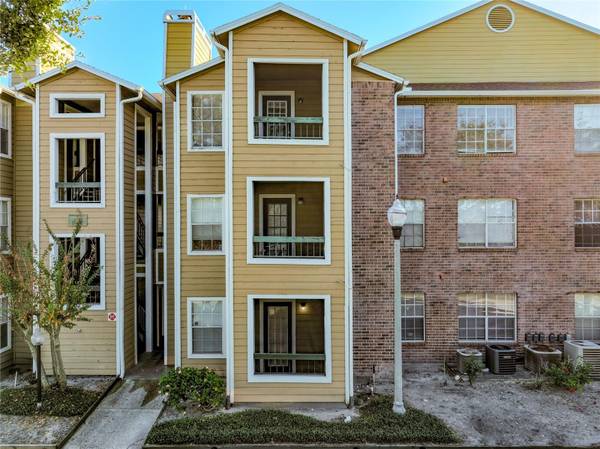 4301 LIZSHIRE LN #107, Orlando, FL 32822