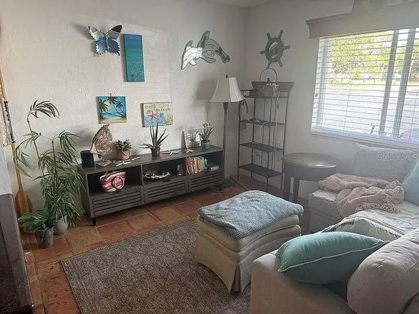 525 MANATEE CT #8, Venice, FL 34285