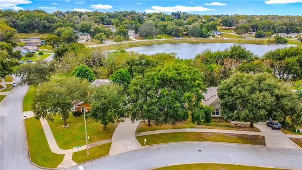 697 WINDING LAKE DR, Clermont, FL 34711