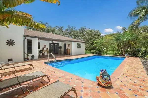 2077 RACIMO DR, Sarasota, FL 34240