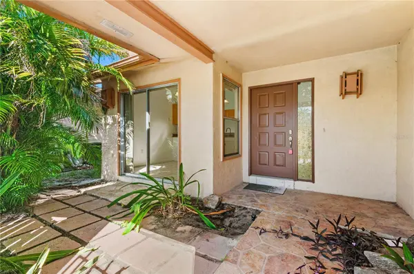 6479 ROYAL WOODS DR, Fort Myers, FL 33908