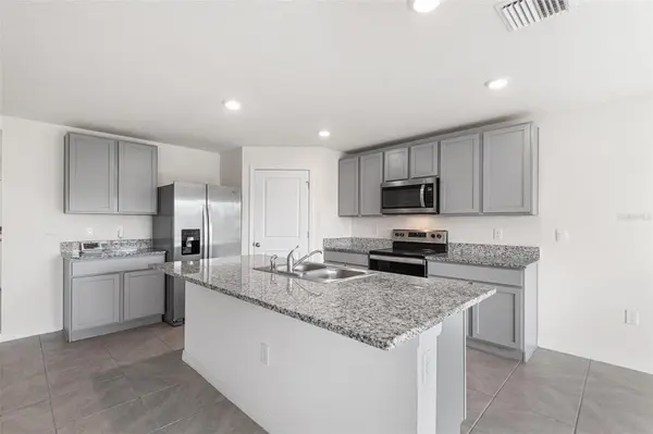 5106 PLUMERIA DR, Wimauma, FL 33598