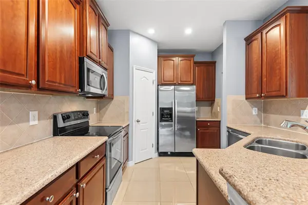 6745 BREEZY PALM DR, Riverview, FL 33578