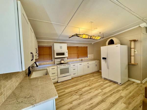 Address not disclosed, Altoona, FL 32702