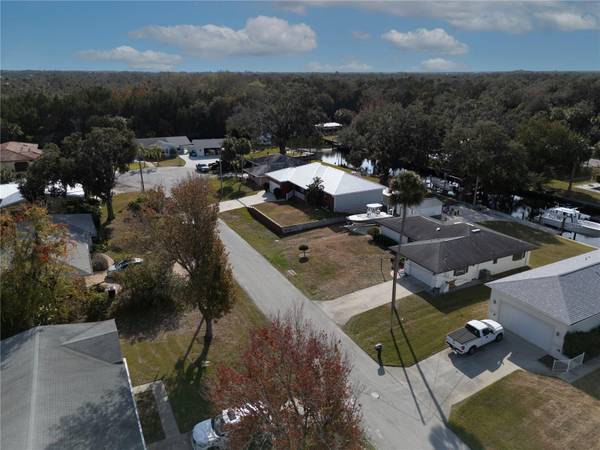 3879 N SEMINOLE PT, Crystal River, FL 34428