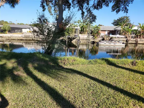 3879 N SEMINOLE PT, Crystal River, FL 34428