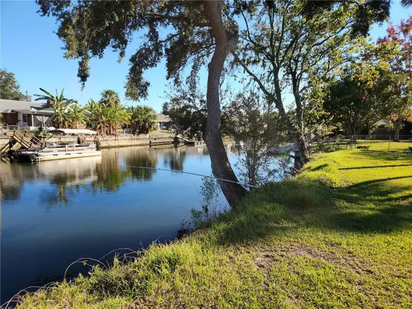 3879 N SEMINOLE PT, Crystal River, FL 34428