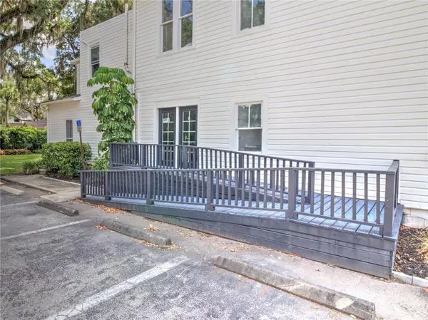 944 E SILVER SPRINGS BLVD, Ocala, FL 34470