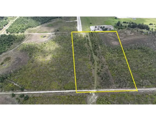 21061 GRANVILLE RD, North Fort Myers, FL 33917