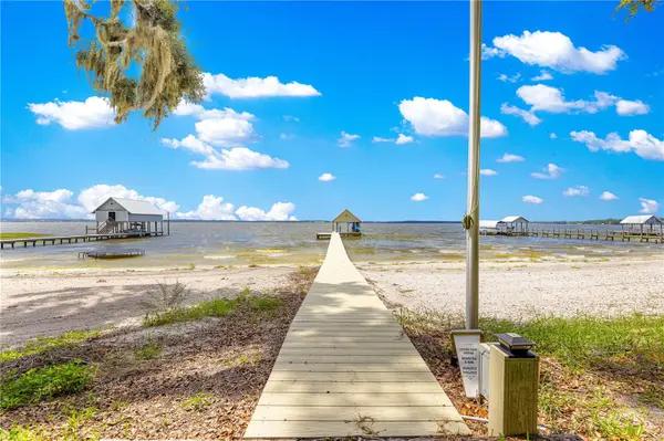 12360 E HIGHWAY 25, Ocklawaha, FL 32179