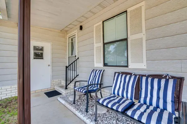 1224 DUSTIN DR, Lady Lake, FL 32159