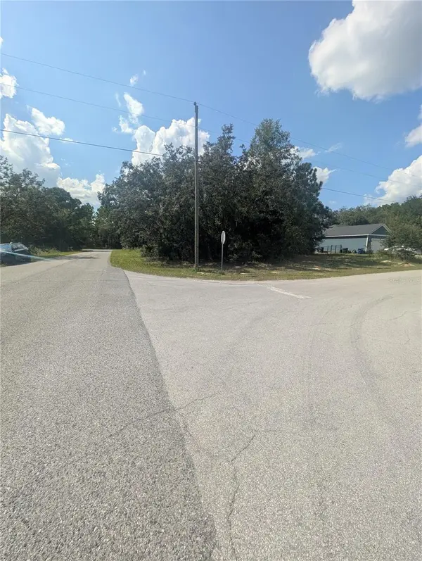 8010 N PRIMROSE DR, Citrus Springs, FL 34434