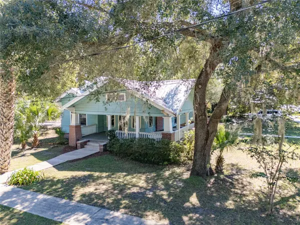207 NE 1ST AVE, Williston, FL 32696