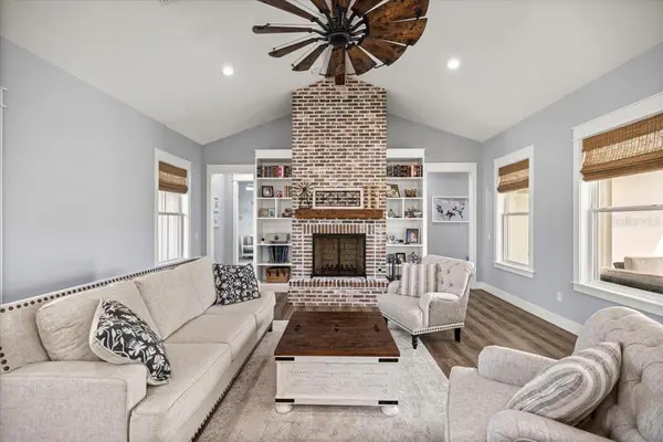 10561 NE 104TH CIR, Oxford, FL 34484