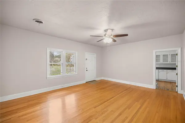 5915 AVENUE F, Mc Intosh, FL 32664