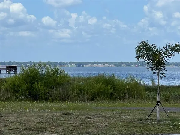 506 MAGNOLIA DR, Indian Lake Estates, FL 33855