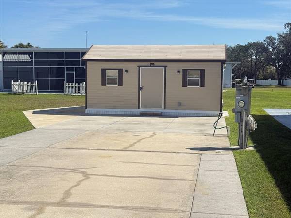 8933 SOUTHSHORE CT, Polk City, FL 33868