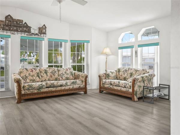 37 SILVER DOCTOR LN, Lake Wales, FL 33898