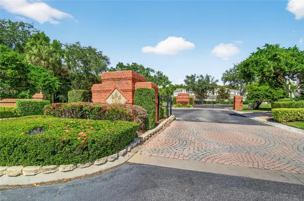 516 GRASSLANDS VILLAGE CIR, Lakeland, FL 33803