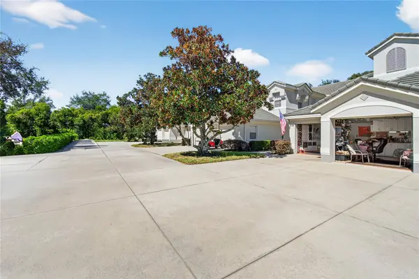 516 GRASSLANDS VILLAGE CIR, Lakeland, FL 33803