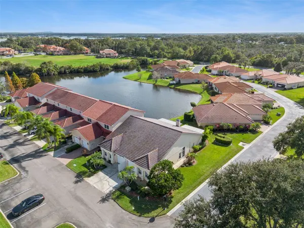 2202 GARDEN LAKE DR, Winter Haven, FL 33884