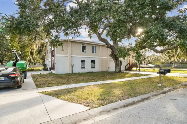 1734 RUMAR LN, Holiday, FL 34691