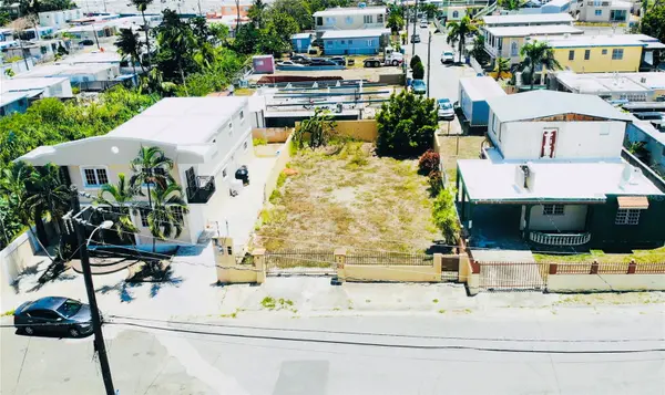 ST AMAPOLA URB. ALTURAS DEL CAFETAL #B-10, Yauco, PR 00698
