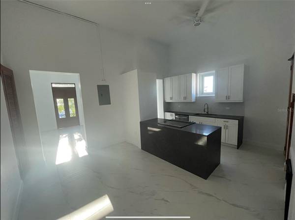 9 DEL MERCADO #3, San Juan, PR 00901