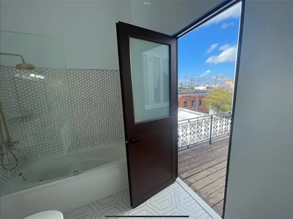 9 DEL MERCADO #3, San Juan, PR 00901