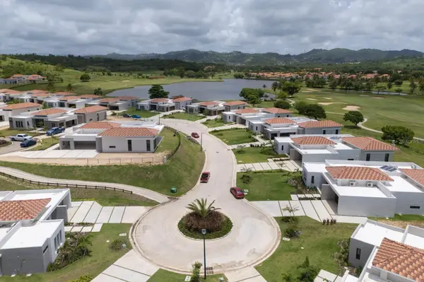 49 LOS LAGOS, Humacao, PR 00791