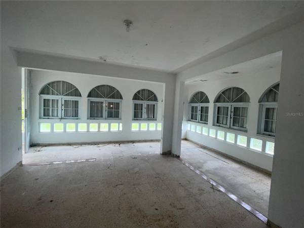 143 143, Barranquitas, PR 00794
