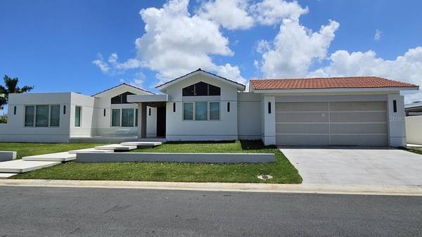 677 LAVANDA, Dorado, PR 00646
