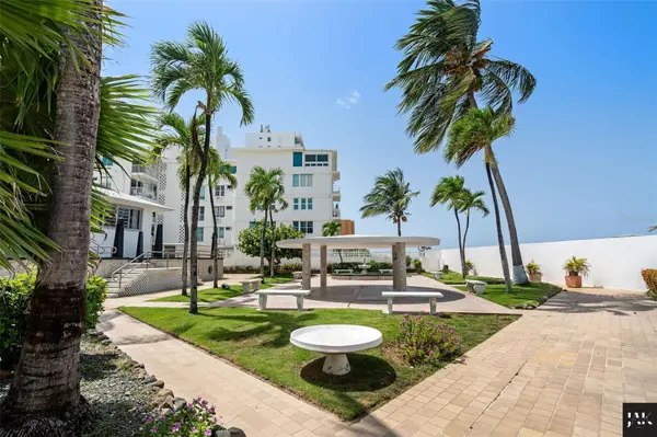 20 AMAPOLA ST, Carolina, PR 00979