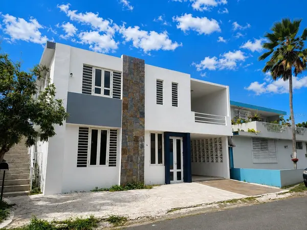 R-19 URB. JARDINES DE CAPARRA M-14, Bayamon, PR 00959