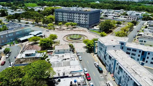 Bo. Pueblo C. PEDRO ARZUAGA, Carolina, PR 00985
