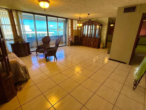 Cond Esmeralda #7 CALLE AMAPOLA #602, Carolina, PR 00979