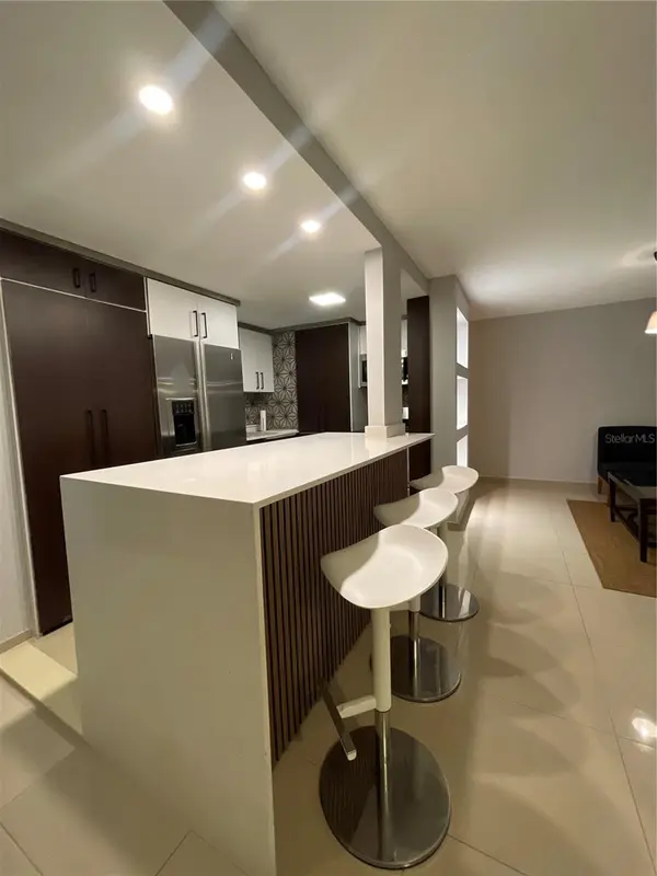 CV2R+3G8 LUIS VIGOREAUX AVE #10b, Guaynabo, PR 00966