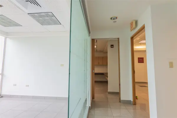 995 METRO MEDICAL CENTER CLL REV DOM MARRERO, Bayamon, PR 00959