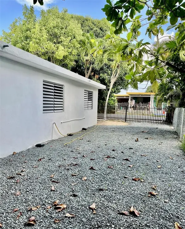 Clavel 133E Bo. Ingenio CLAVEL 133E BARRIO INGENIO, Toa Baja, PR 00949