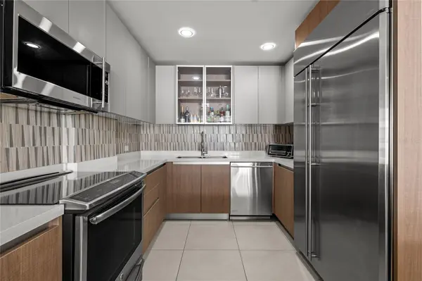 25 Ave Muñoz Rivera BAHIA PLAZA APT #616, San Juan, PR 00901