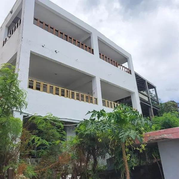 27 WILLIAM FONT STREET, Culebra, PR 00775