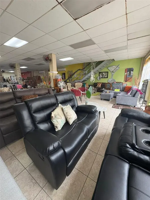 2 BARBOSA AVE AVE, Las Piedras, PR 00771