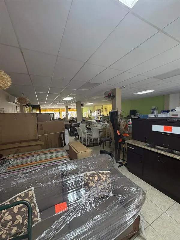 2 BARBOSA AVE AVE, Las Piedras, PR 00771