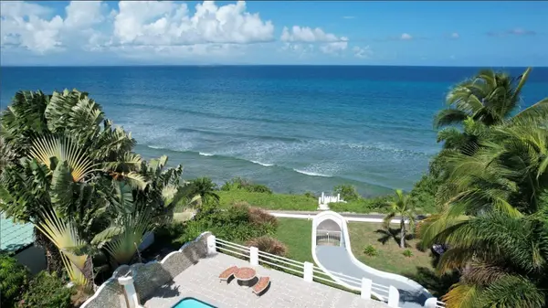 411 BRAVOS DE BOSTON, Vieques, PR 00765