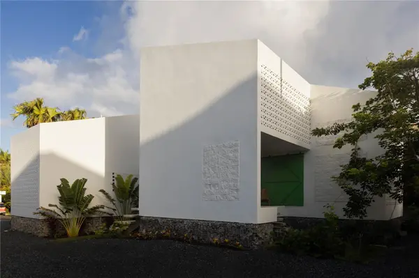 CASA BAJURA CALLE MONTE DE OCA #7, Isabela, PR 00662